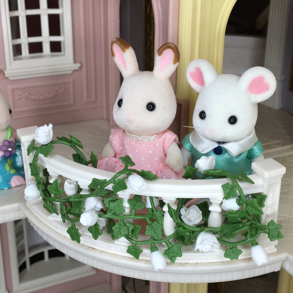 4 white rose vines for dollhouse
